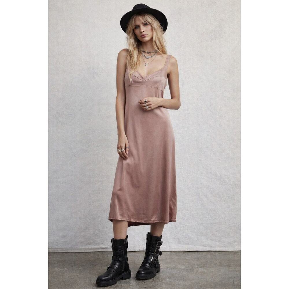 BCBG MAXAZRIA Vintage Y2K Romantic Goth Fairycore Slip Dress in Blush, Size 10